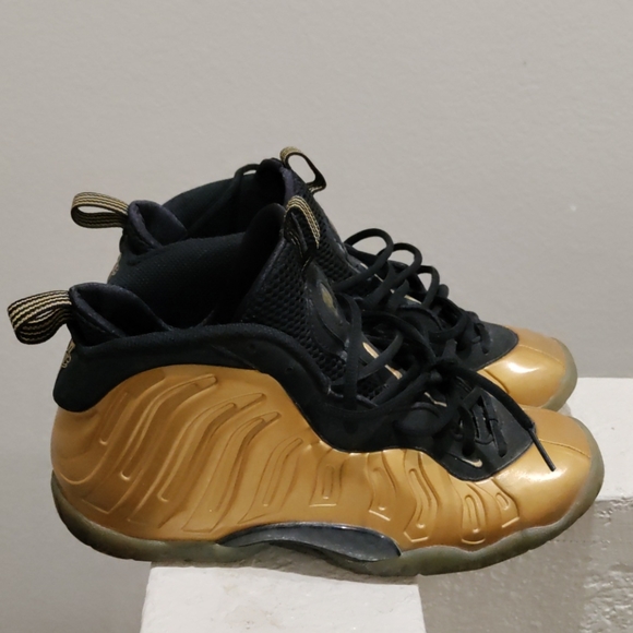 Nike Air Foamposites/ Little Posites' UNC Blue & Metallic Gold - Picture 8 of 9